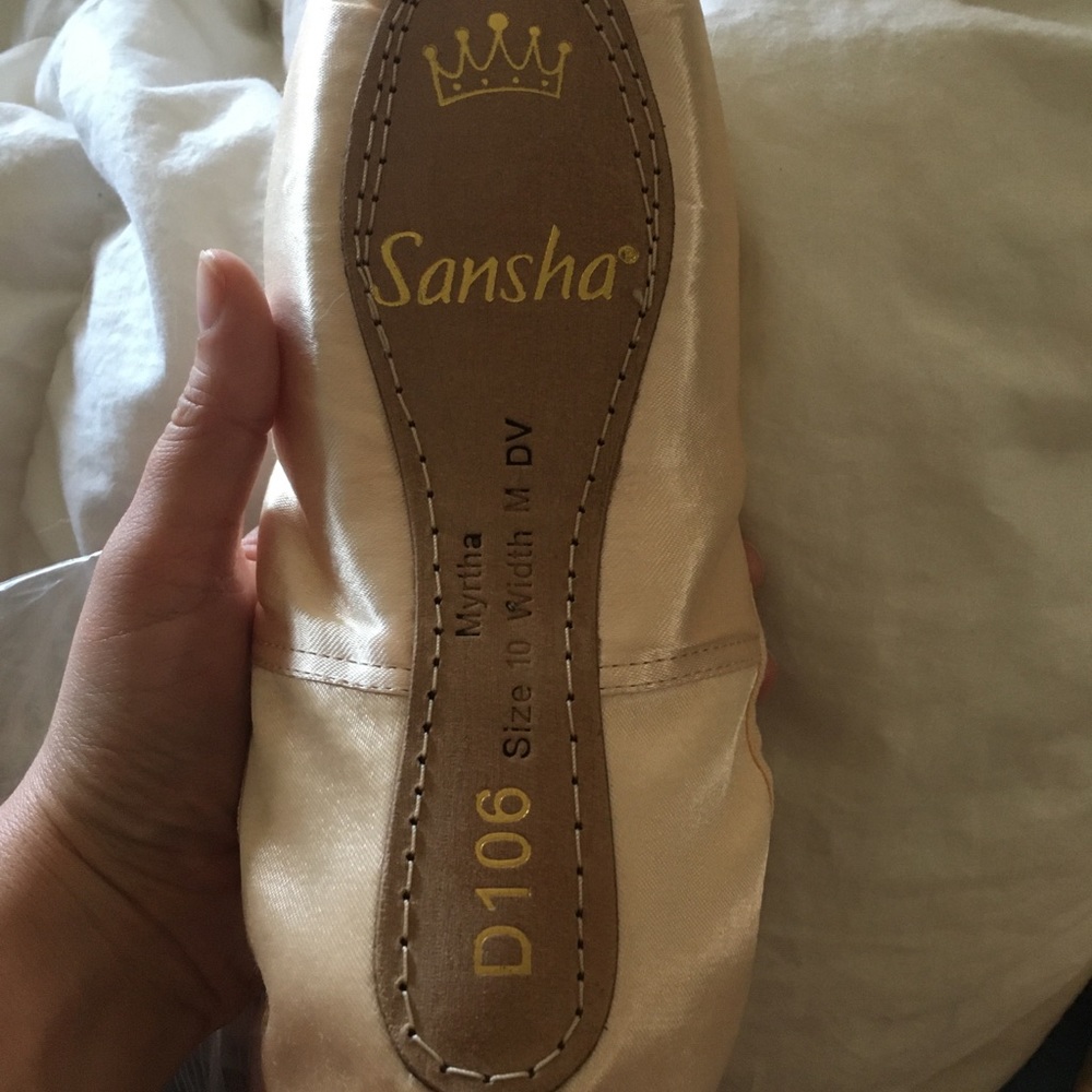 Never Used Sansha Myrtha pointe shoes